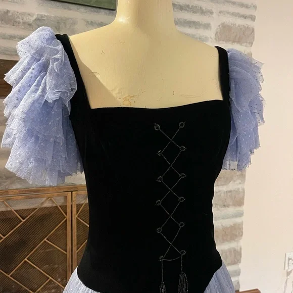 Elegant Black and Lavender Dress - Picture 2 of 6